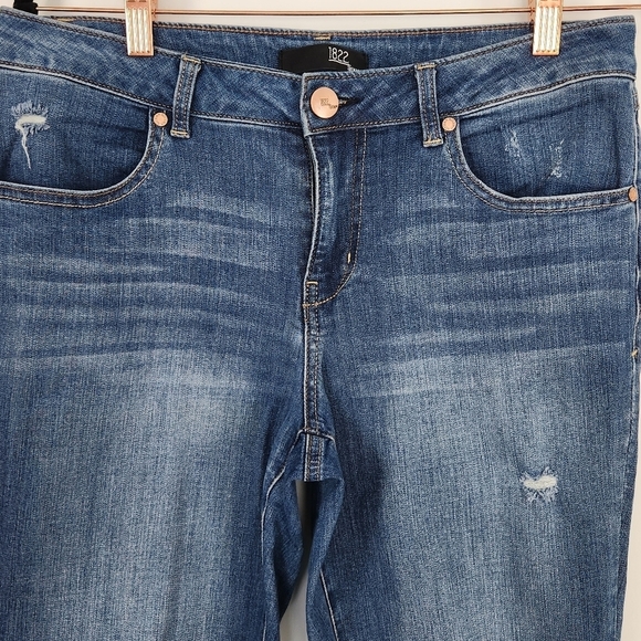 1822 Denim Women's Size 10 Raw Ankle Distressed Stretch Blue Jeans - Picture 4 of 10